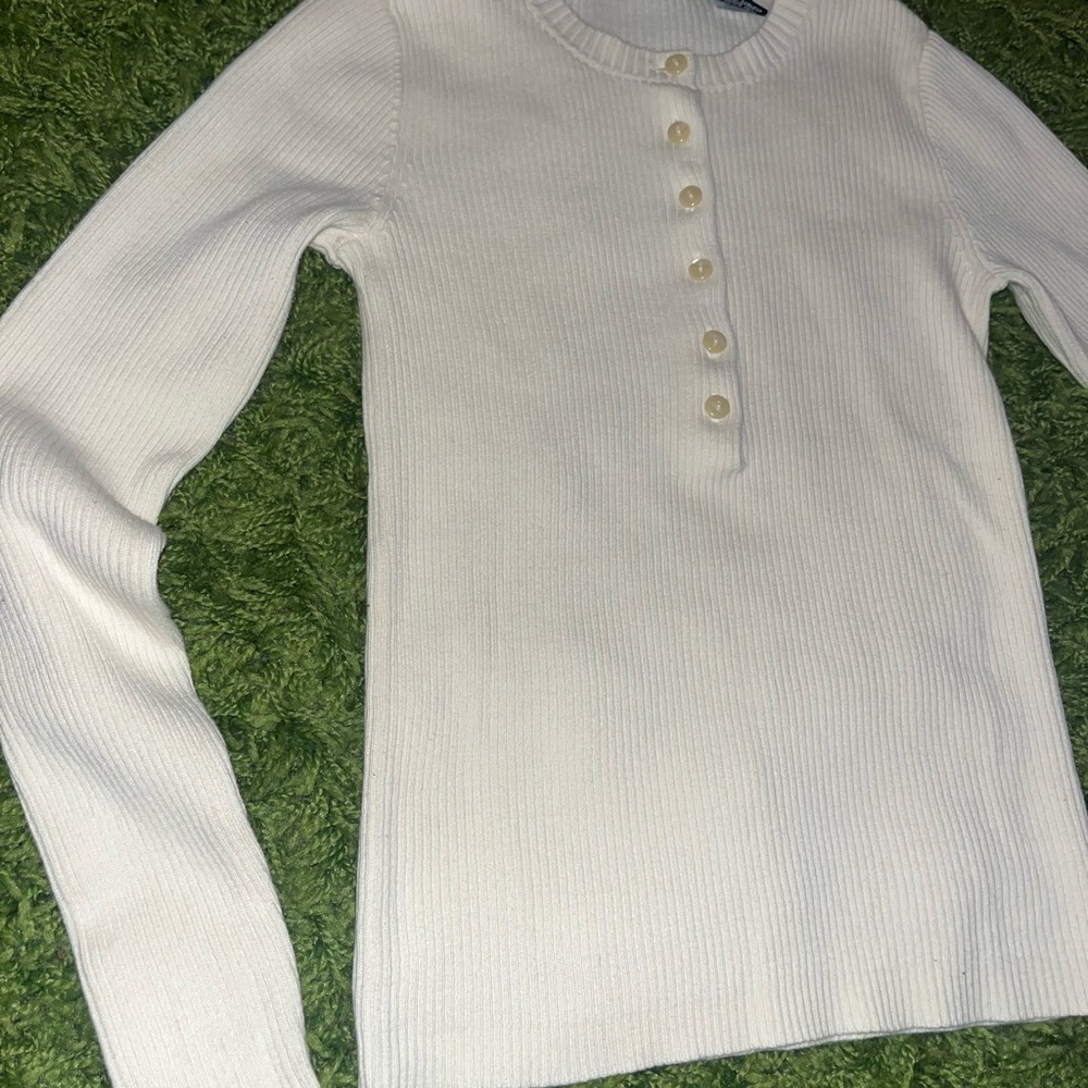 Moda Int. Light Short Sweater - Picture 2 of 5